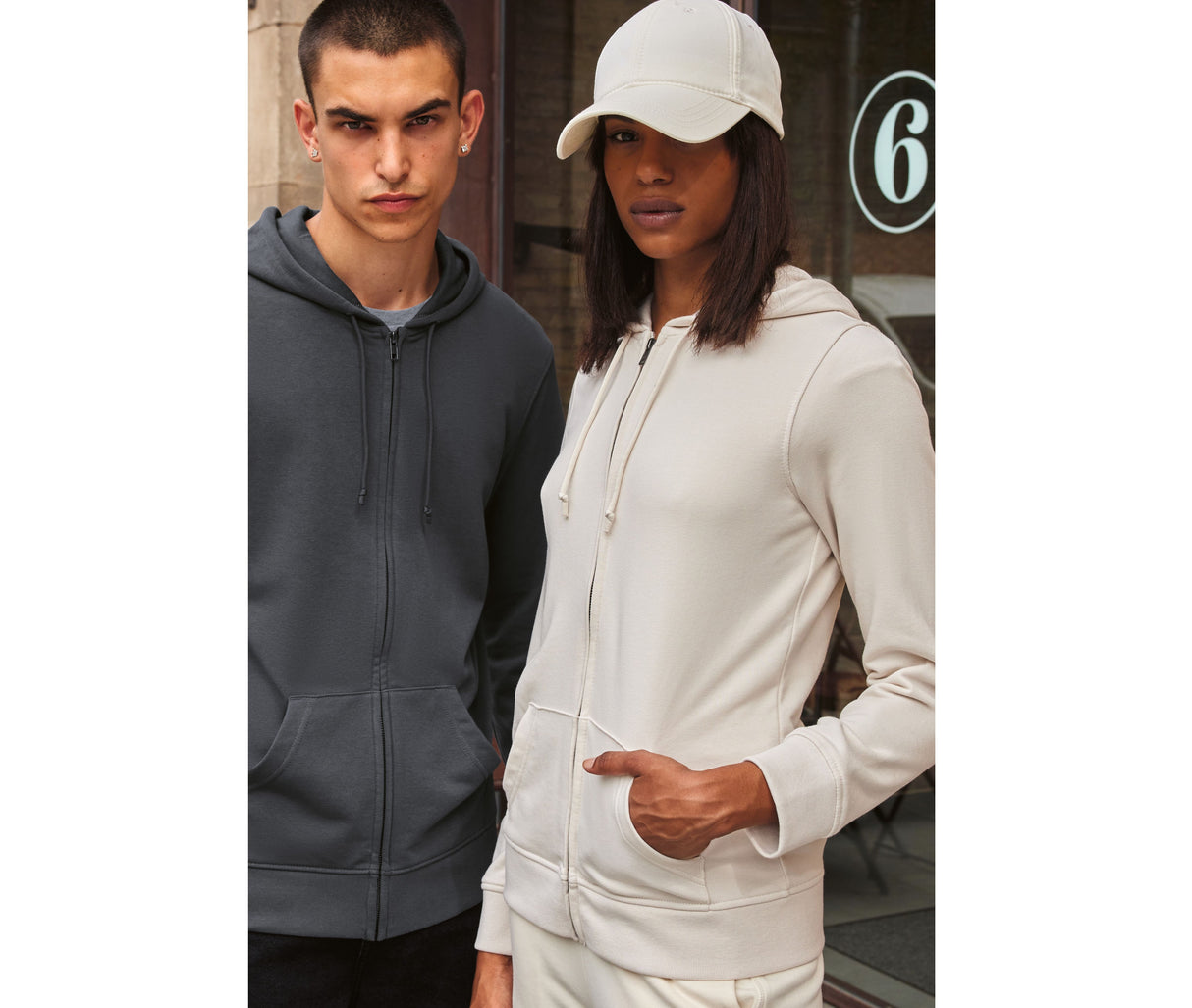 B&C Inspire Zipped Hood /women_°