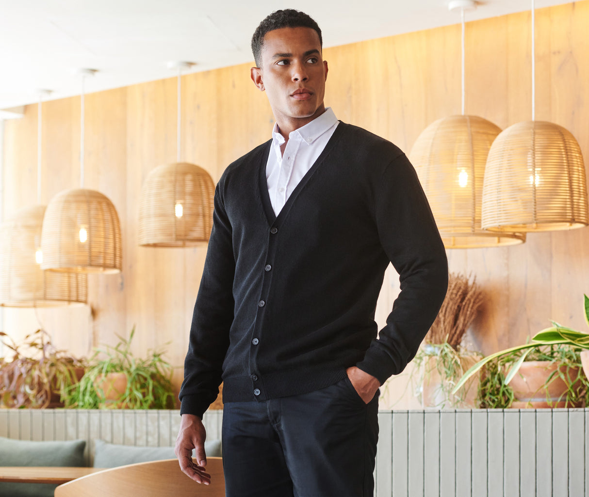 HENBURY MEN'S V BUTTON CARDIGAN