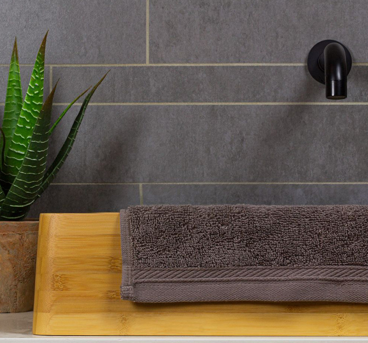 THE ONE TOWELLING ORGANIC GUEST TOWEL